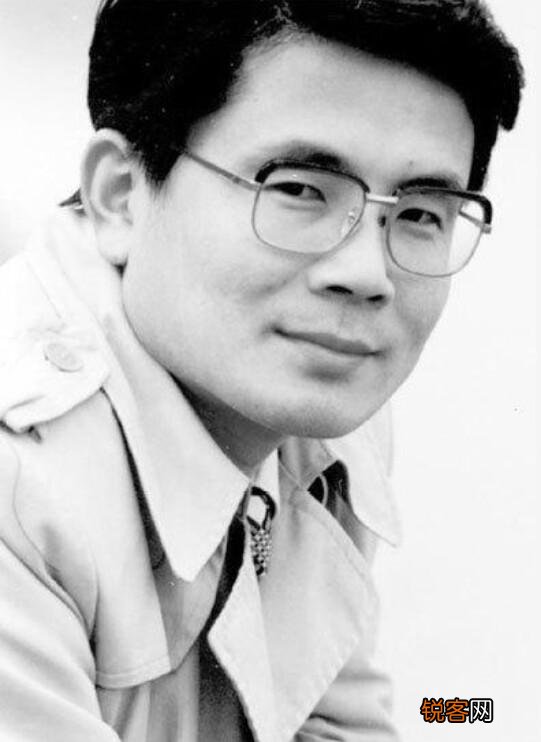 想要那种很治愈、温暖的诗集,适合睡前看的,看完很舒服的那种,有没有可以推荐的呀？