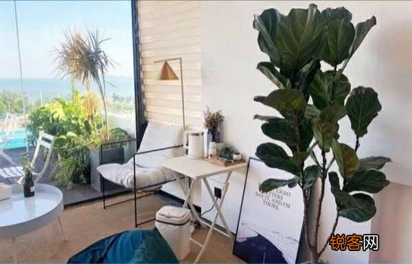 想要那种很治愈、温暖的诗集,适合睡前看的,看完很舒服的那种,有没有可以推荐的呀？