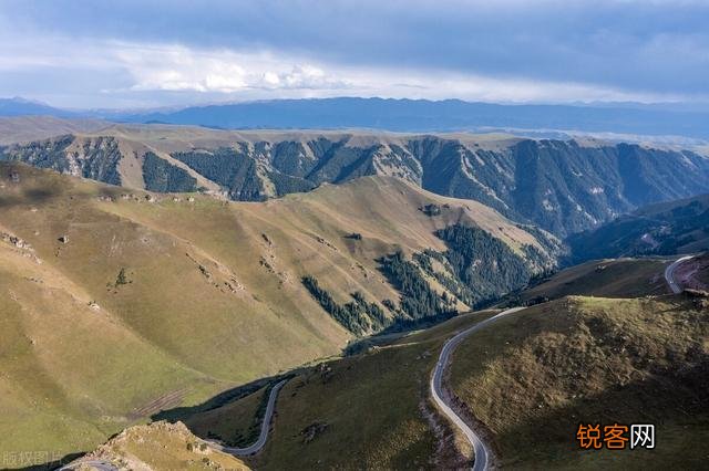 如何看待「70后」高龄夫妻自驾20万公里游遍全国？无子女陪伴是否存在安全与自由行之间的最优解？