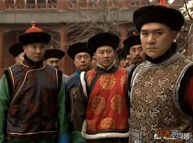 雍正当皇帝的时候圈禁了他很多兄弟,到乾隆的时候,他是怎么对待这些叔伯的？