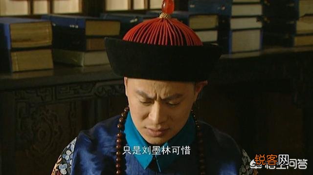 《雍正王朝》中,弘时死的时候为什么一边打自己耳光一边骂“阿其那”、“塞斯黑”？