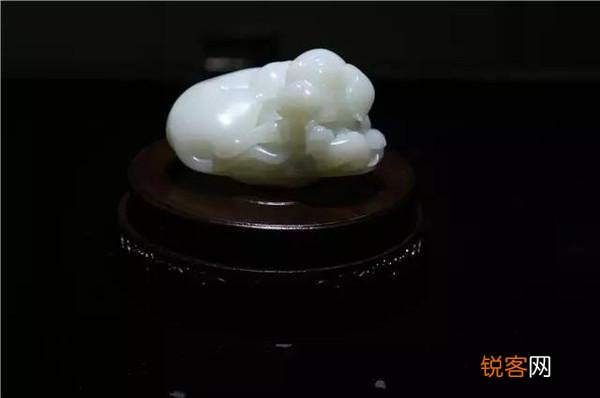 文玩圈里,老玩友所说的“三高”和“三无”,是什么意思？