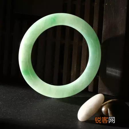 文玩圈里,老玩友所说的“三高”和“三无”,是什么意思？