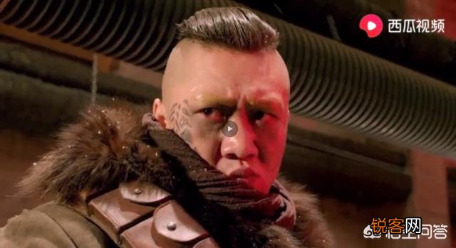 《智取威虎山》中,老八为什么那么信任杨子荣假扮的胡彪？