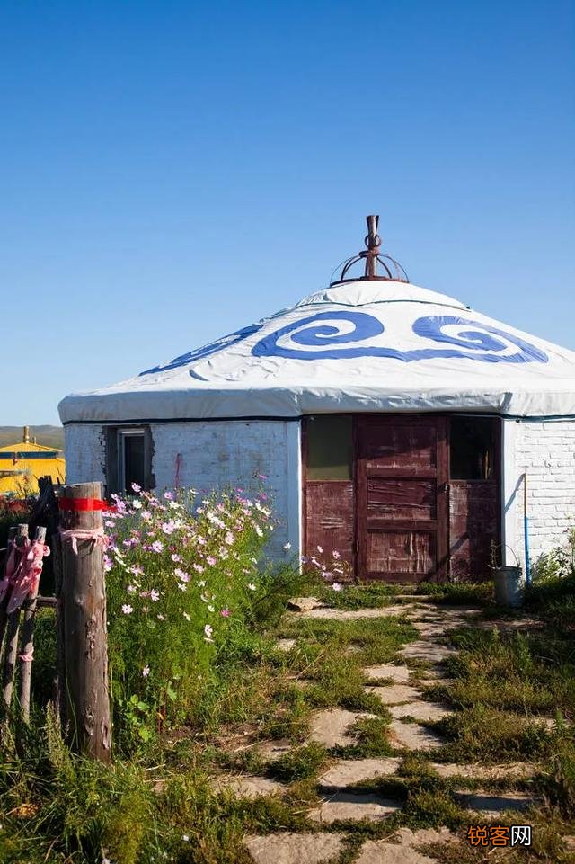 在内蒙,男女同住一个帐篷里的女性,应该怎样保护自己的隐私？