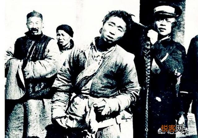 清朝男人的辫子多久洗一次？为何有人说英国传教士直呼令人感到恶心呢？