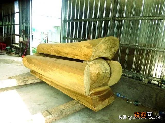 棺材是谁发明创造的？人去世了为什么要放在棺材里面？
