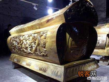 棺材是谁发明创造的？人去世了为什么要放在棺材里面？
