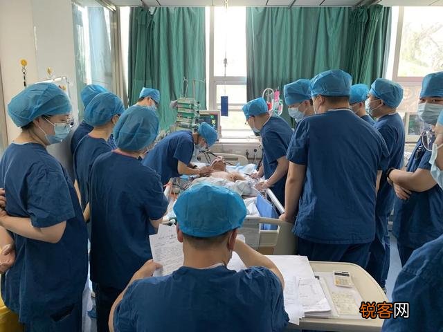 为什么医生收入不高却还有那么多人选择学医？