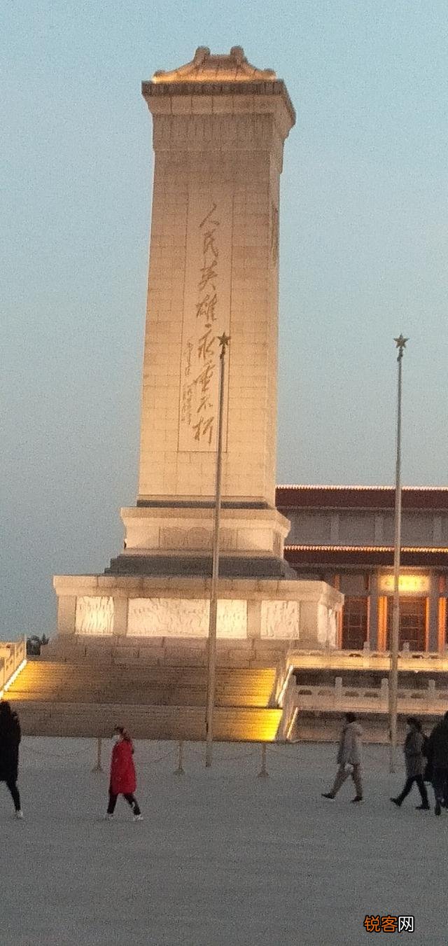 余秀华的《穿过大半个中国去睡你》能流传千古吗？