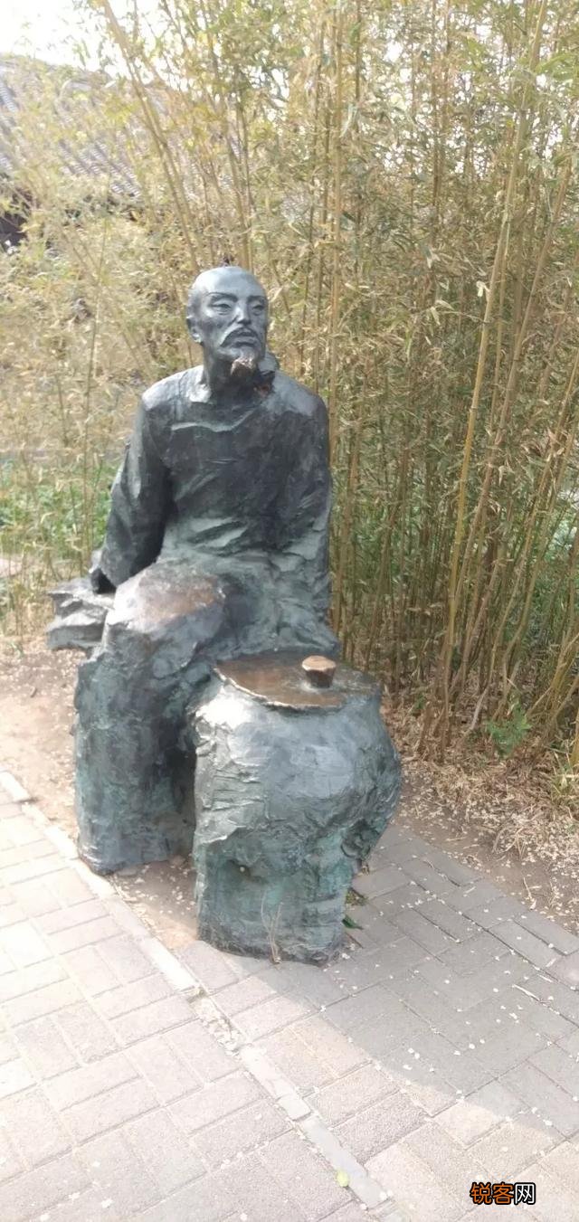 余秀华的《穿过大半个中国去睡你》能流传千古吗？