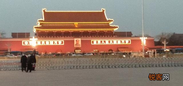 余秀华的《穿过大半个中国去睡你》能流传千古吗？