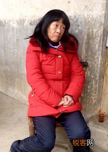 46岁女诗人余秀华与90后小伙杨槠策相恋,他们的爱情是真爱吗？