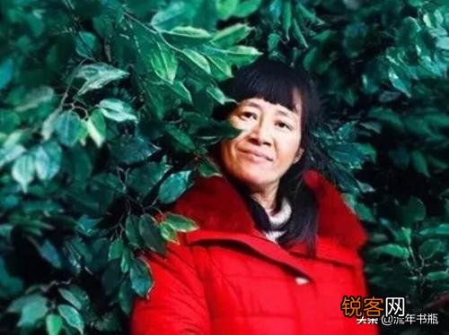 余秀华女士是一位文艺诗人吗？怎么样？