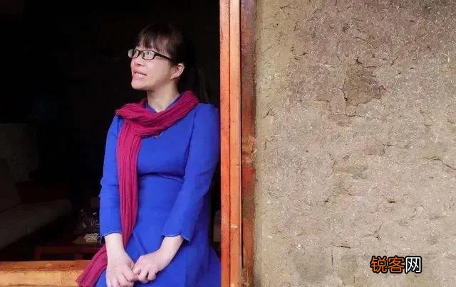 如何看待余秀华的睡你诗？