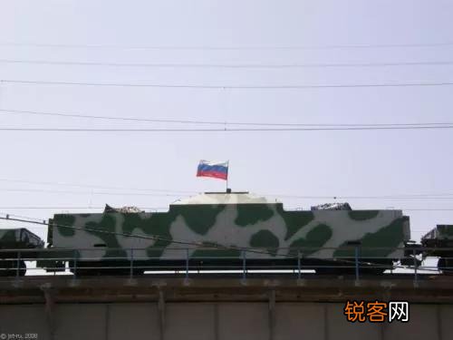 震惊！俄军出动装甲列车,难道乌克兰游击队开始拔铁轨了？