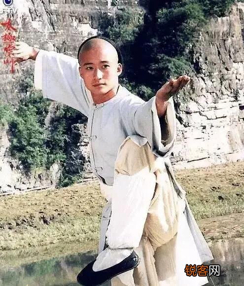 为什么感觉现代动作电影不如以前的经典了,找不回孩时的记忆了？