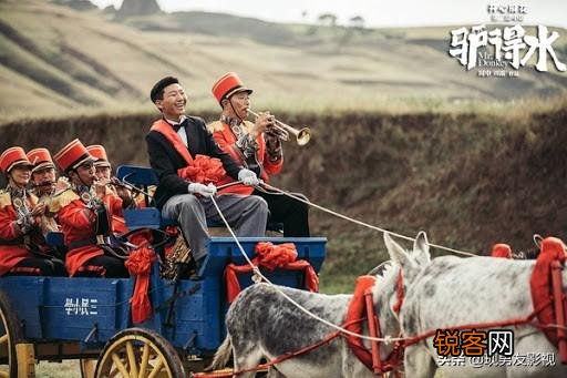 电影《驴得水》究竟有什么内涵？