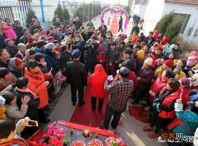 农村人嫁闺女,送亲的娘家亲戚去多少人比较适宜？