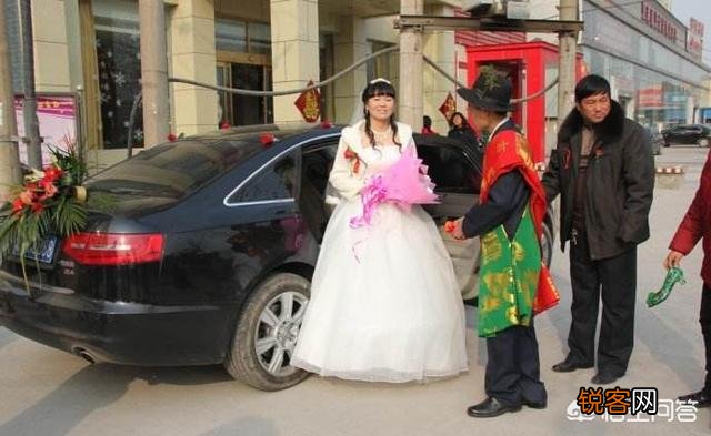 农村人嫁闺女,送亲的娘家亲戚去多少人比较适宜？