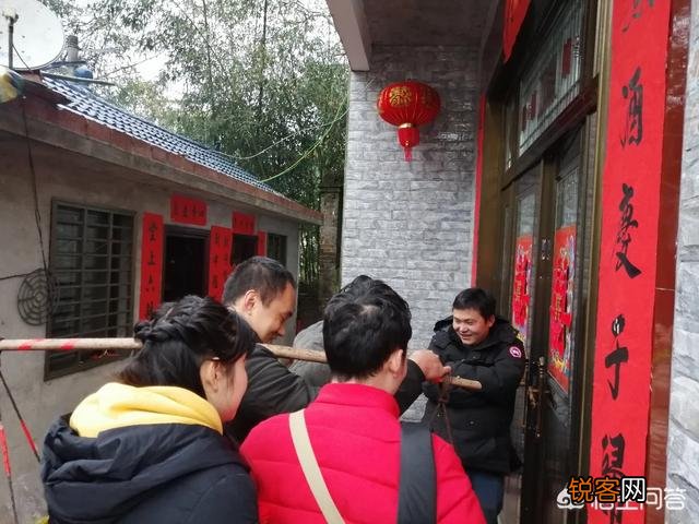 农村人嫁闺女,送亲的娘家亲戚去多少人比较适宜？