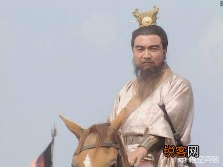 祢衡大庭广众之下裸体,大骂想任用他的曹操,如此乖张的行为,有什么玄机？