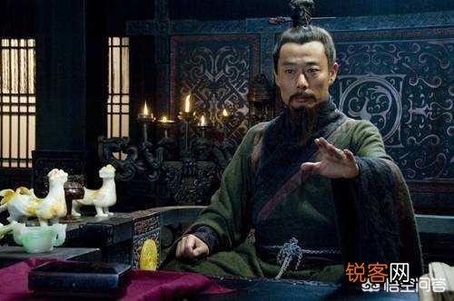 祢衡大庭广众之下裸体,大骂想任用他的曹操,如此乖张的行为,有什么玄机？