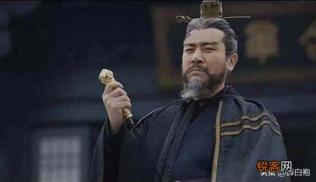 “水镜先生”是早就知道刘备再怎么努力也打不倒曹操吗？