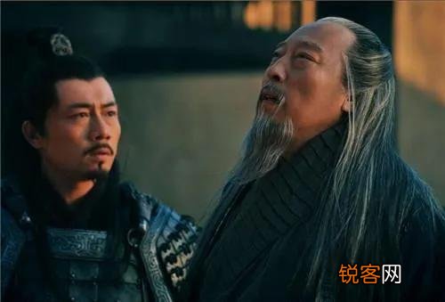水镜把诸葛亮推荐给刘备后,转身就投靠了曹操,这是为何？