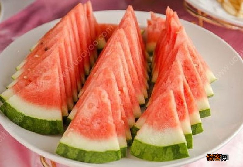 橘子和西瓜能一起吃吗 橘子和西瓜一起吃好吗
