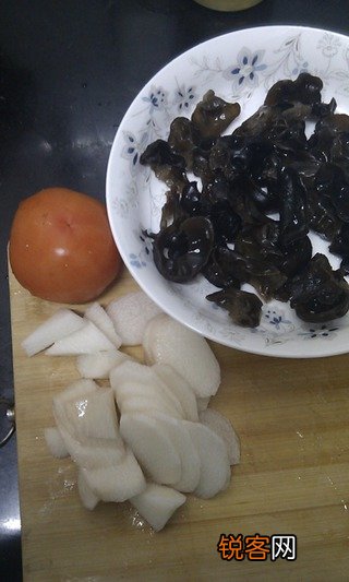 番茄木耳炒山药的做法