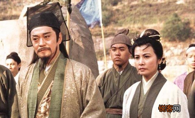 《笑傲江湖》小说,左冷禅为什么会惨败给岳不群？