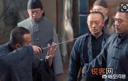 《老酒馆》里陈怀海跟黑木比武,最后返回来准备杀黑木,黑木却自杀了,为啥？