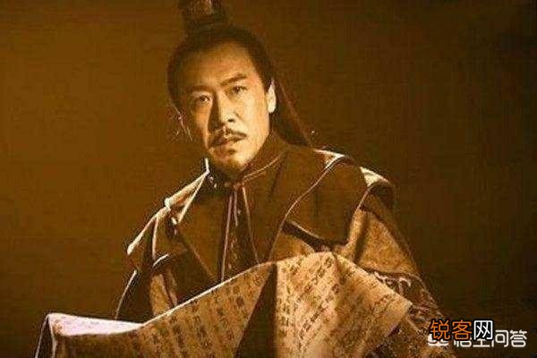 在《倚天屠龙记》中如果前任教主阳顶天不死的话能不能打过张三丰？