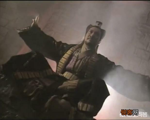 在《倚天屠龙记》中如果前任教主阳顶天不死的话能不能打过张三丰？