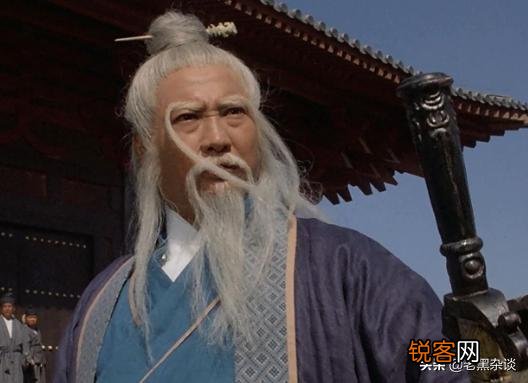 在《倚天屠龙记》中如果前任教主阳顶天不死的话能不能打过张三丰？