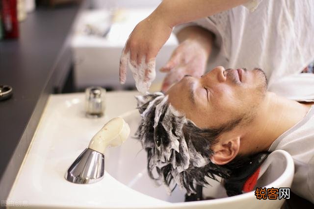 为什么理发店不受网络冲击,也无法网购,却看到那么多倒闭的？