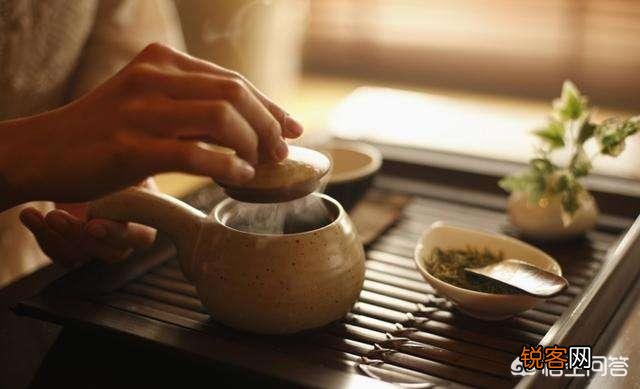 有哪些关于饮茶的诗句？