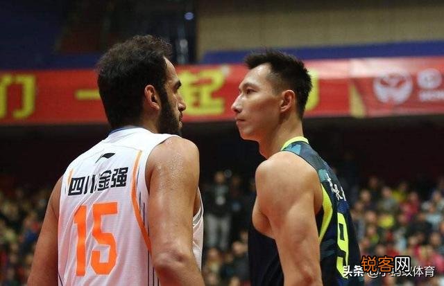 纵观这个职业生涯,易建联和哈达迪谁的表现更好？