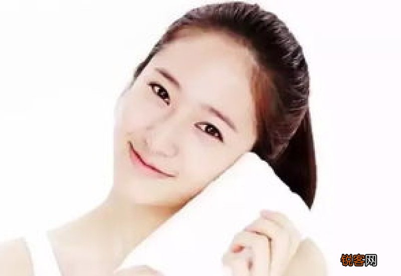 敷面膜后还要涂精华吗 晚上先用精华还是先用乳液