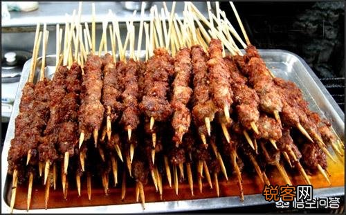 街头看到一个烧烤摊,羊肉串卖1元一串,肉还很多,怎么会这么便宜呢？