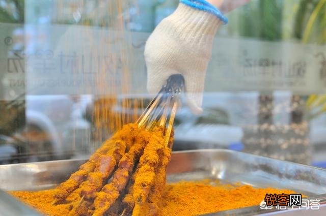 街头看到一个烧烤摊,羊肉串卖1元一串,肉还很多,怎么会这么便宜呢？