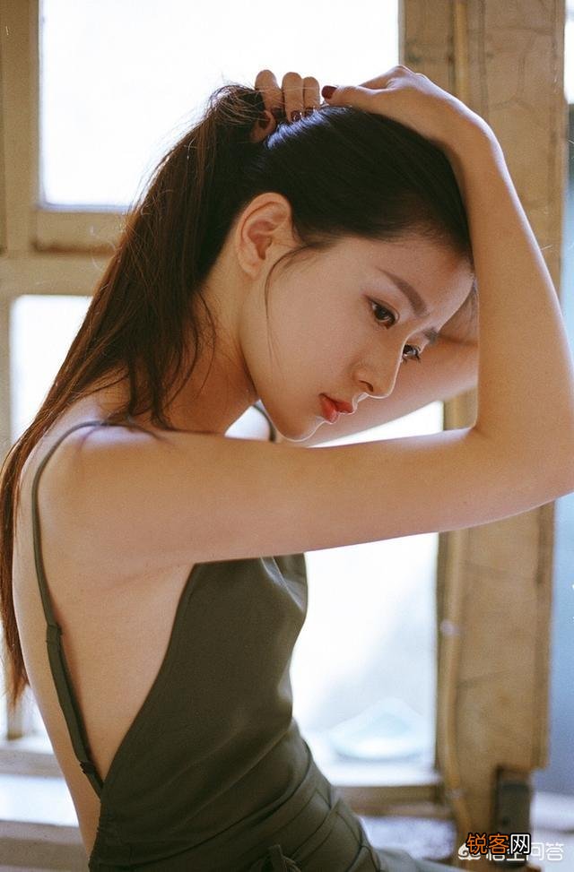 女孩子说自己肉多时,要怎么回答？