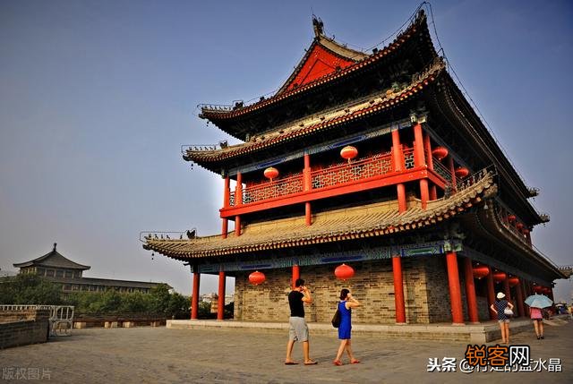 旅行途中你吃过最好吃的烧饼夹肉在哪里？