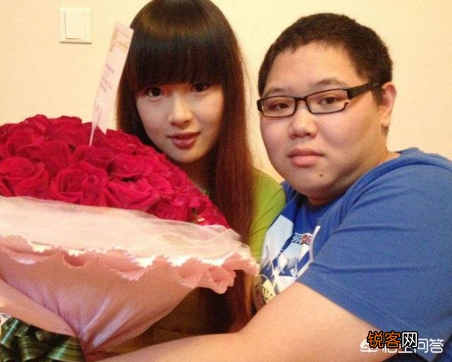 PDD为孩子征名,万名粉丝投票参与,前3名出炉后,网友直接笑出猪叫,你有何看法？