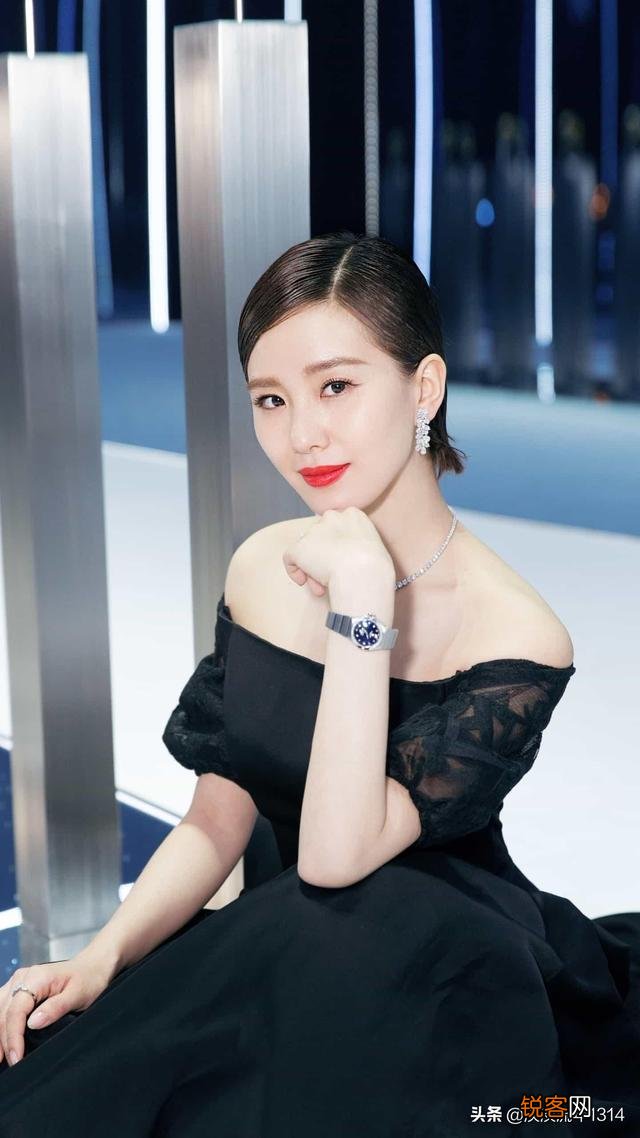 一个女人在爱情里受了伤,要怎么找回以前快乐的自己呢？