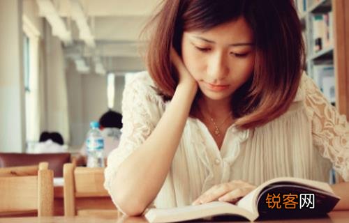 为什么一拿起书就想睡觉 为什么一拿起书就想睡觉呢