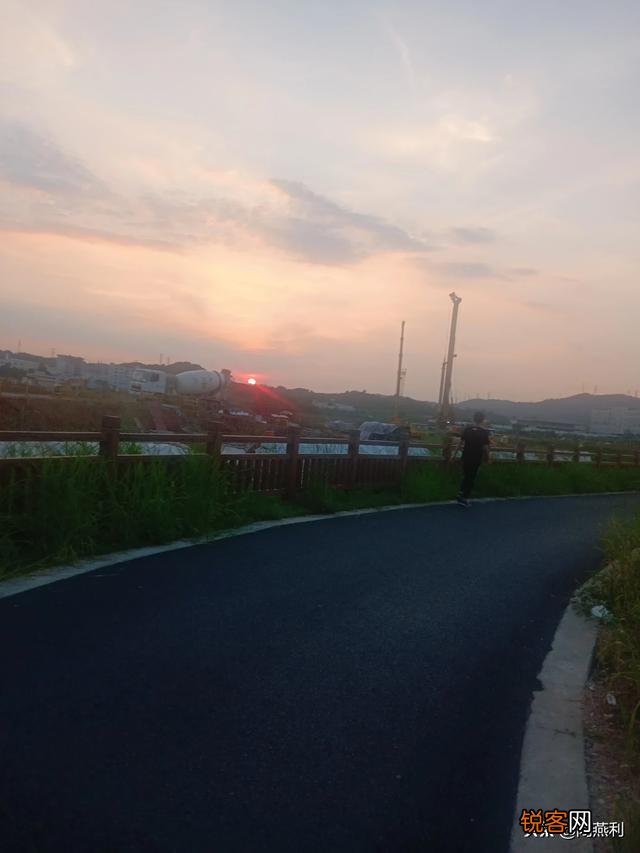 今天是农历七月十四,广西人的节日,热闹程度仅次于春节,这个节日是怎么来的？