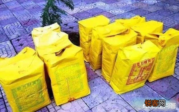 中元节是七月十五,为什么很多农村地区七月十四就“烧包”祭祖了呢？