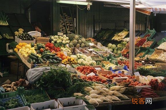 以前的猪血一夹就碎,现在的猪血不易碎而且口感很嫩,真的能吃吗？